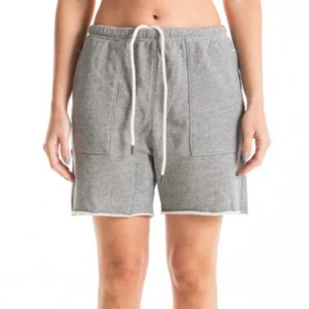 The Great. The Patch Pocket Sweatshort - Varsity Grey